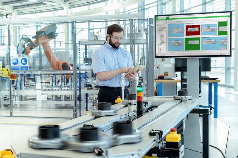 Schneider Electric na targach Hannover Messe - znaczenie zrównoważonej transformacji cyfrowej 